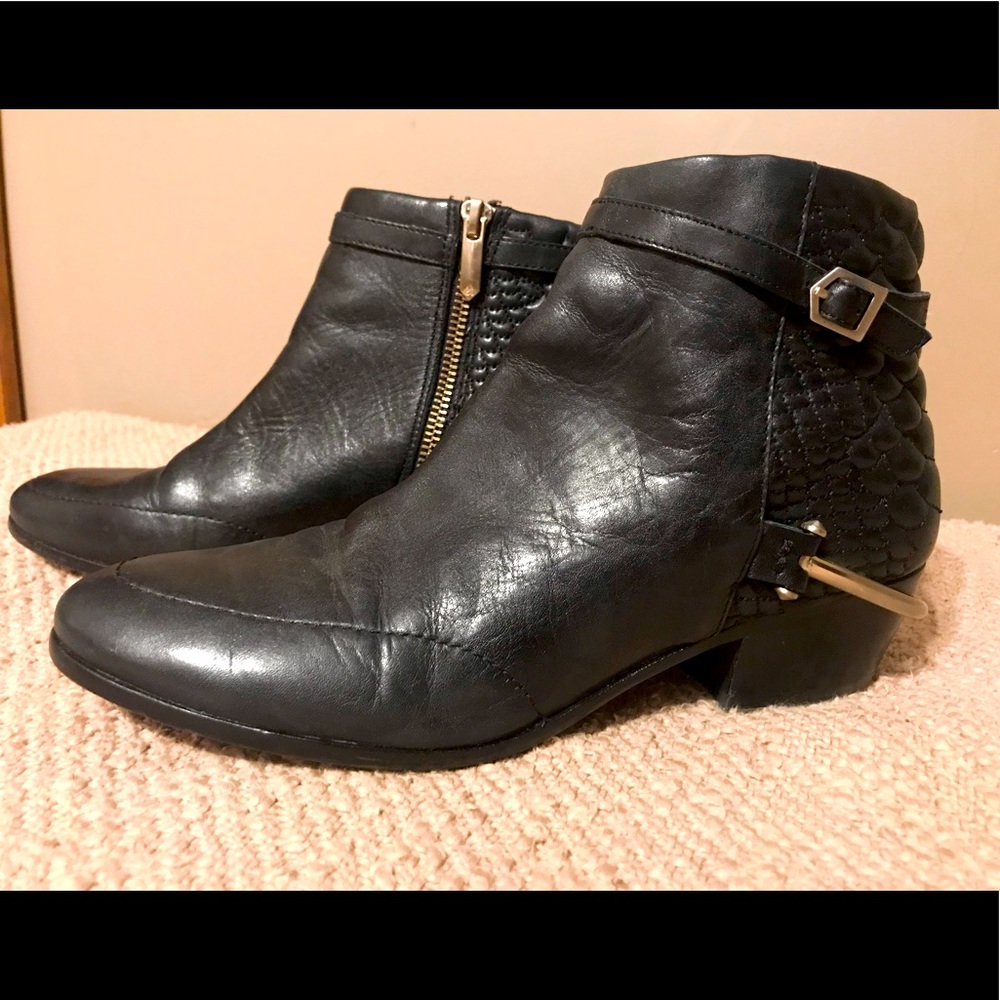 Cute black boots!!!